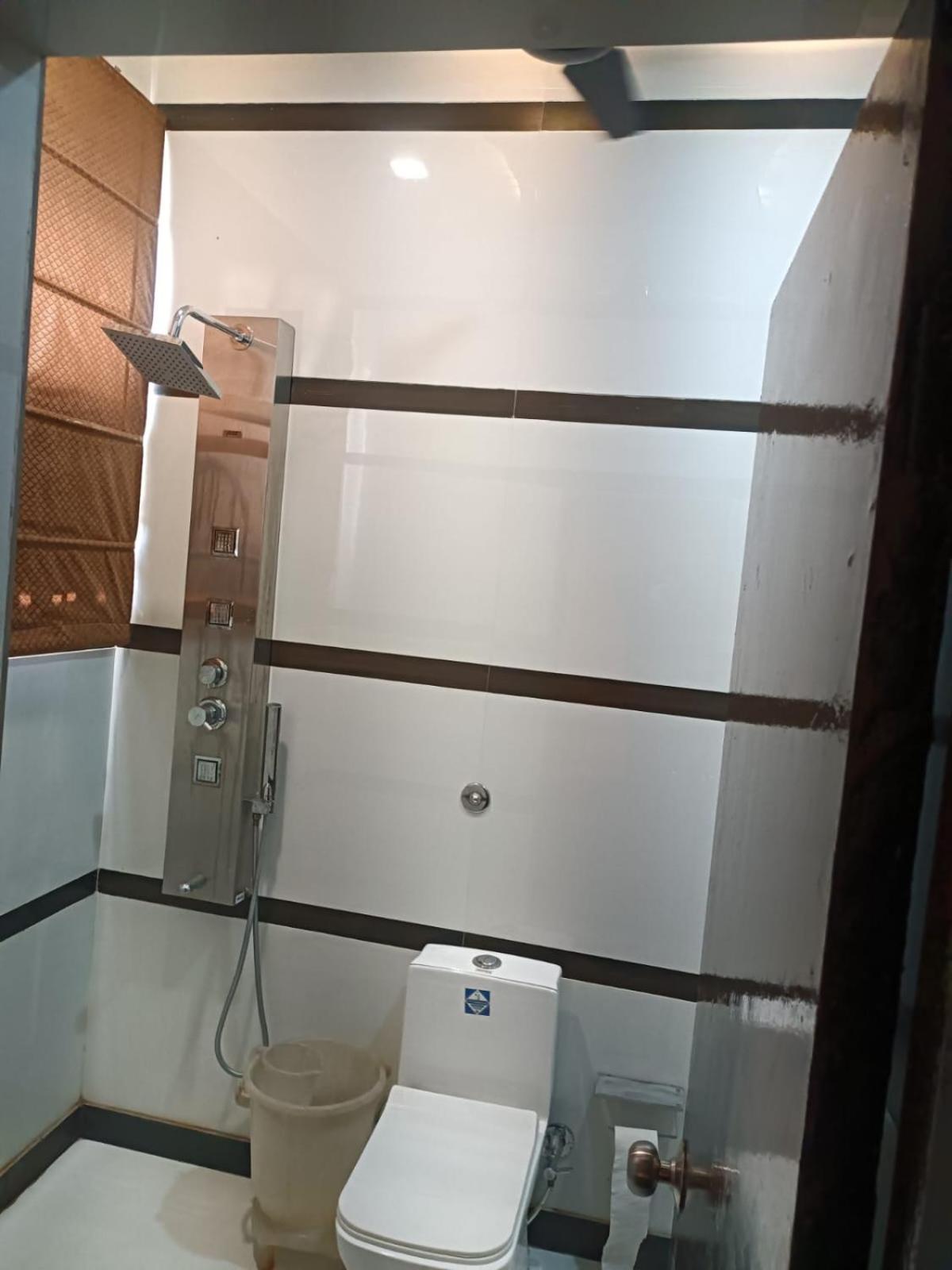 Hotel Kuber Rai Екстер'єр фото