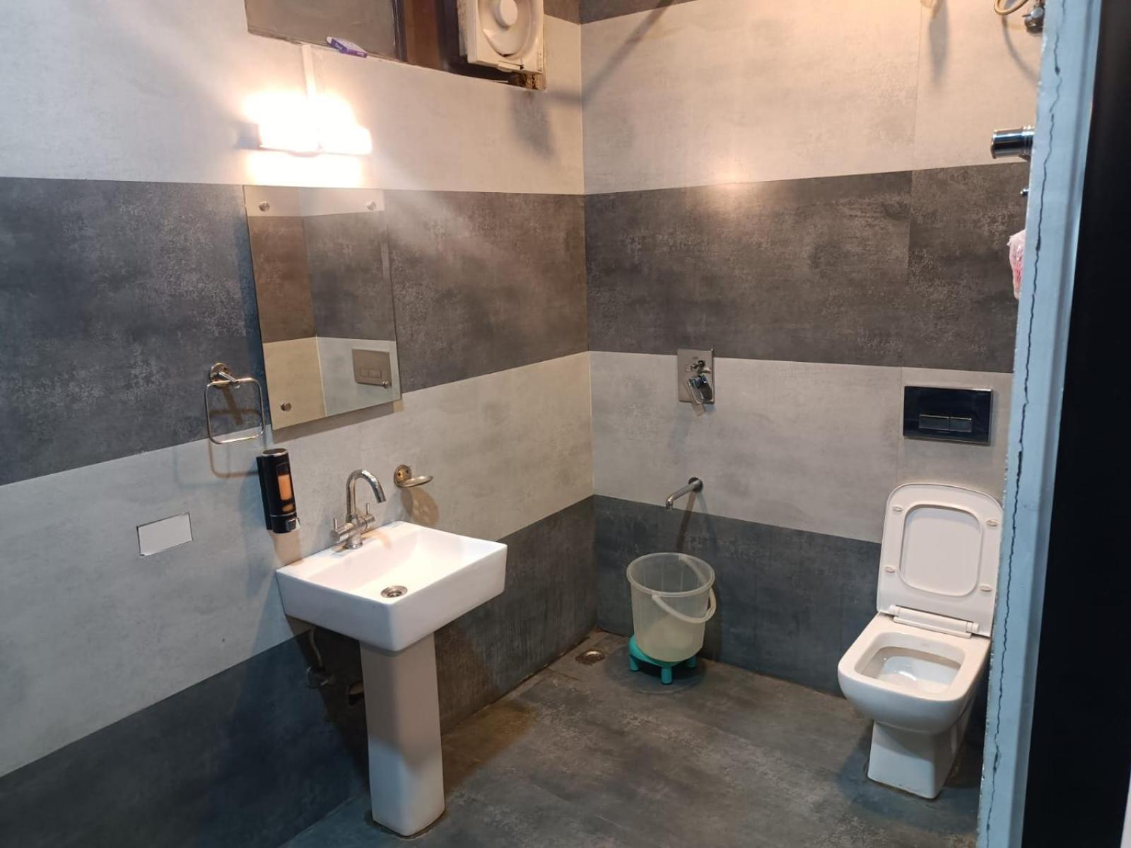 Hotel Kuber Rai Екстер'єр фото