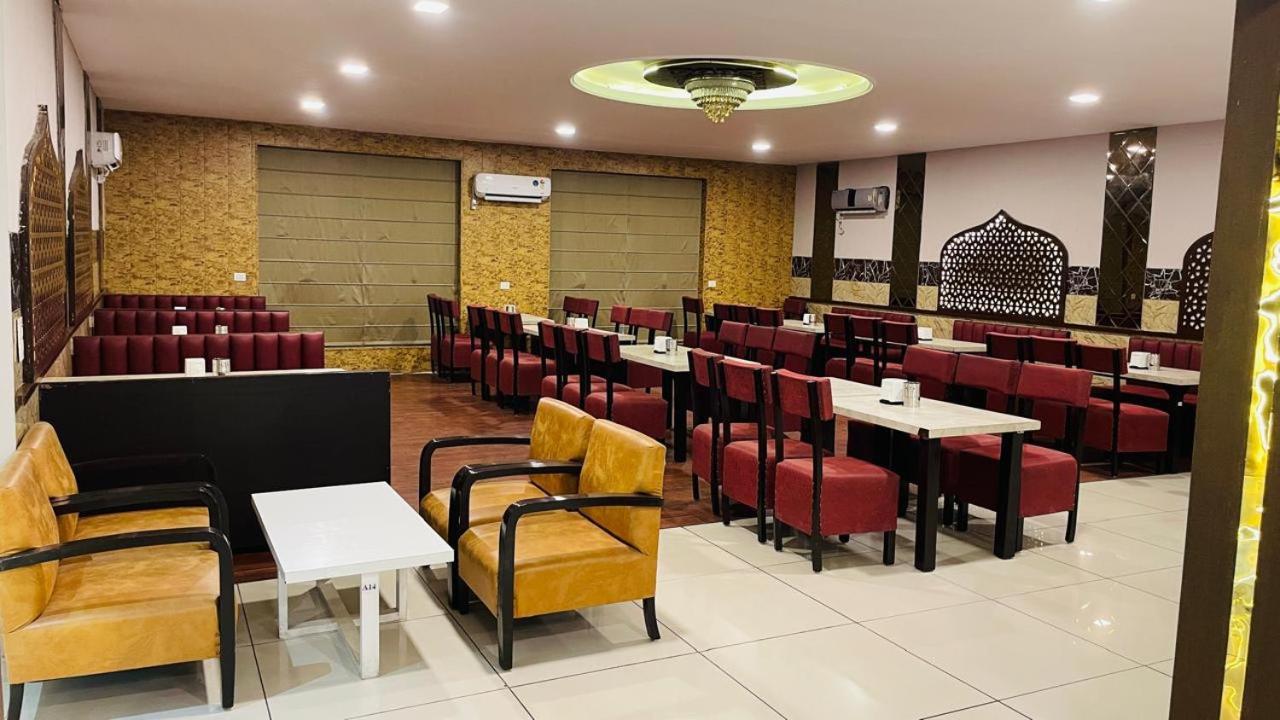 Hotel Kuber Rai Екстер'єр фото
