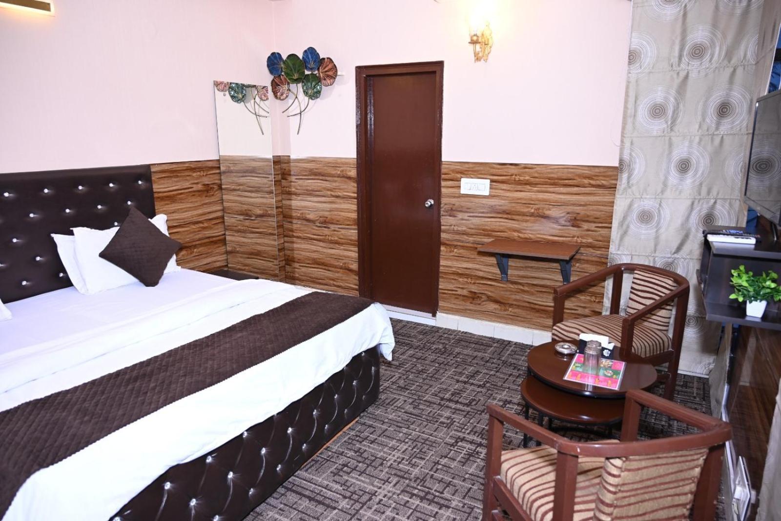 Hotel Kuber Rai Екстер'єр фото